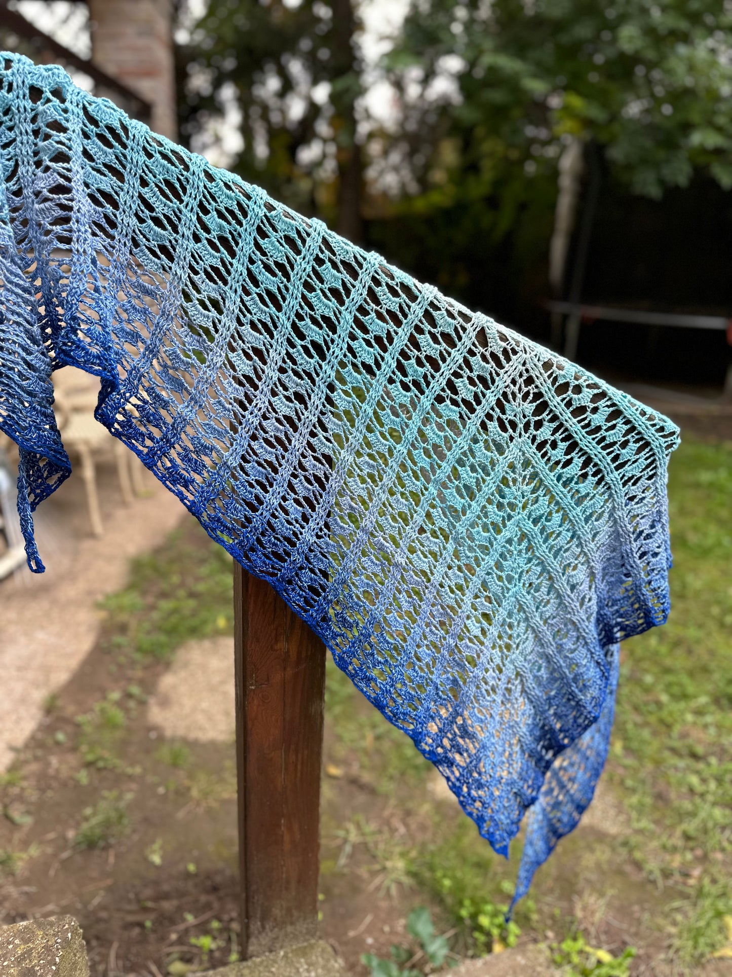 Blue rose shawl